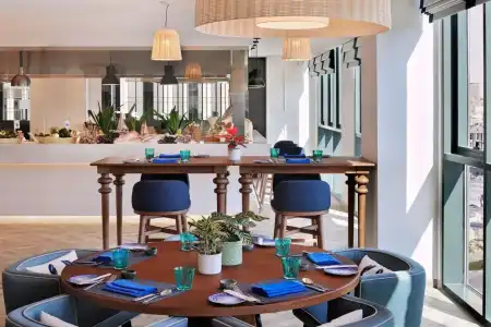Mercure Dubai Gold District - 8