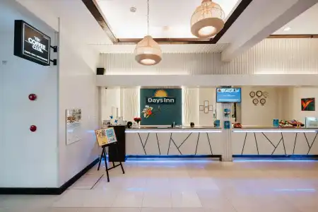 Days Inn by Wyndham Patong Beach Phuket - 26