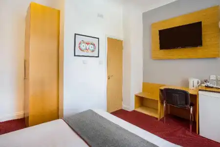 London Guest House by OYO - Acton - 74