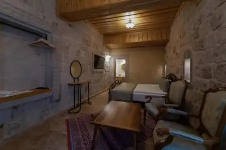 Cratus Stone Palace - 32