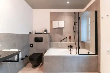 Boutique-Bayerischer Hof - 18