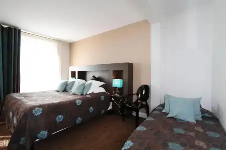 Hôtel la Réserve - 82