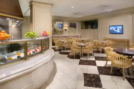 Hilton Los Angeles Airport - 11
