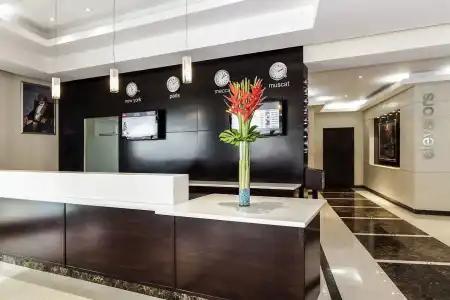 Ibis Muscat - 25