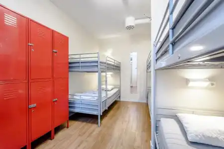City Hostel - 20
