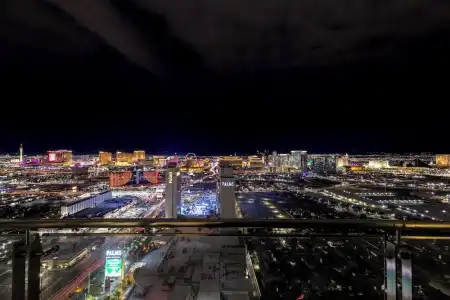 Beautiful Palms Place Suite - 350