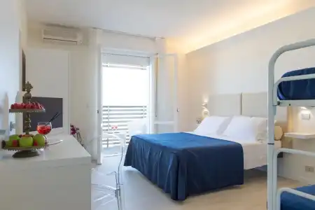 Kiss Beachfront & Restaurant - 159