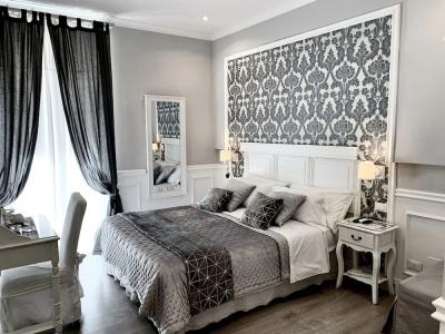 Charme & Chic Luxury - 59