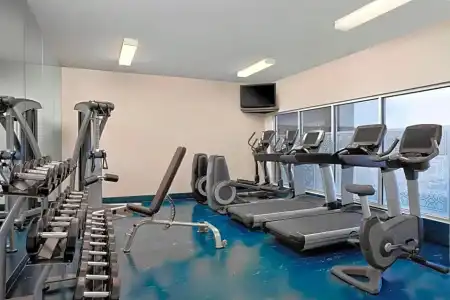 Four Points by Sheraton & Suites Calgary West - 36