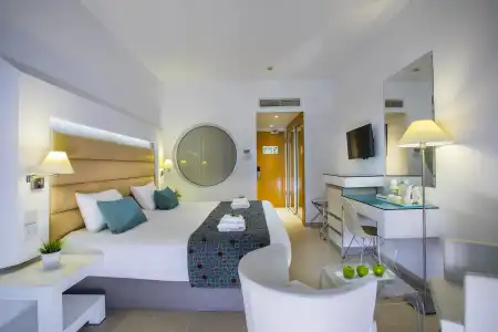 Leonardo Cypria Bay - 2