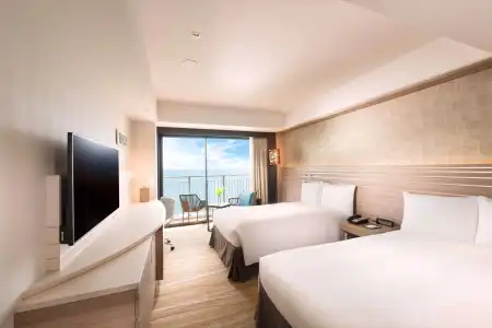 DoubleTree by Hilton Okinawa Chatan Resort - 8