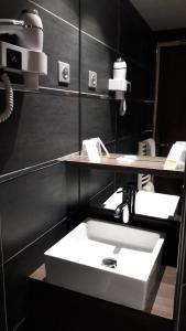 Hôtel Crocus Caen Mémorial - 7