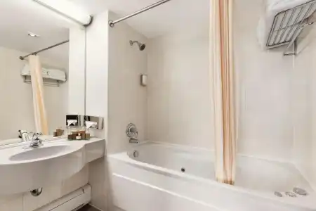 Ramada by Wyndham Bucharest Parc - 45