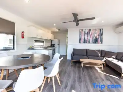 Geelong Holiday Park - 212