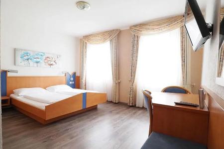 & Restaurant Europa - 5