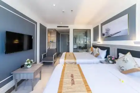 Ruby Luxury - 36