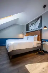 Radisson Blu - 100