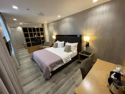 Golden Palace - 22