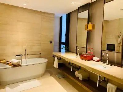HUALUXE Shanghai Twelve at Hengshan by IHG - 8