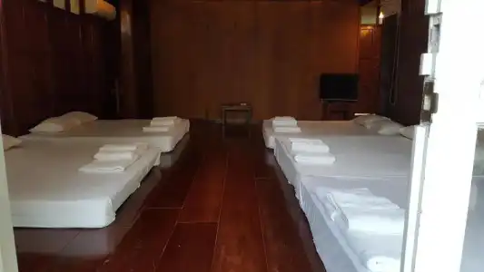 Ruean Mai Chai Khlong - 31