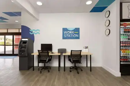 Baymont by Wyndham Orlando North Millenia - 14