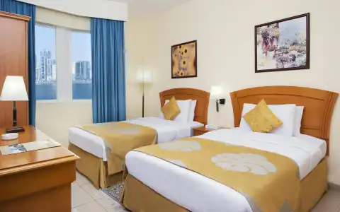 Golden Tulip Sharjah Apartments - 4
