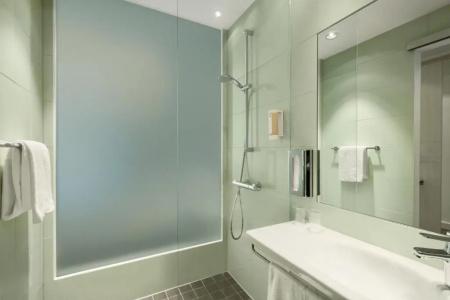 Super 8 by Wyndham Dresden - 26