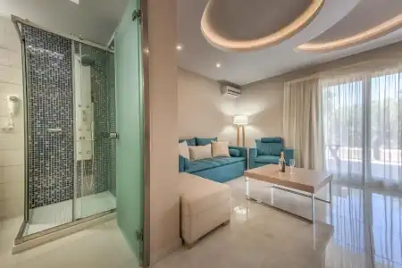 Koukounaria & Suites - 107