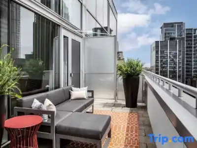W Montreal - 105