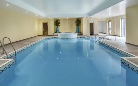 Holiday Inn Cardiff - North M4 - 18
