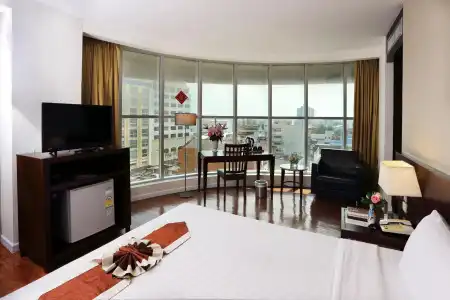 Golden Crown Grand - 7