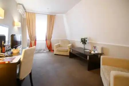 Reikartz Kropivnytskiy - 29