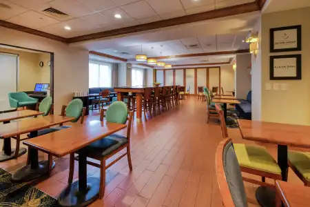 Hampton Inn Wilmington - University Area/Smith Creek Station - 19