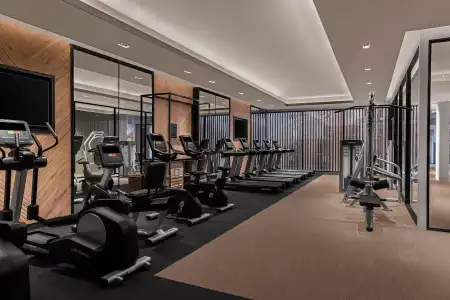 Four Points by Sheraton Phuket Patong Beach Resort - 13