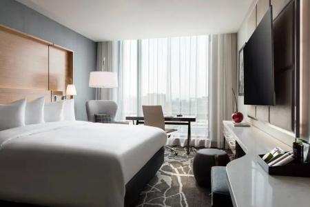 The Jacquard, Autograph Collection - 79