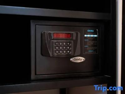 Luxe Residence - 102