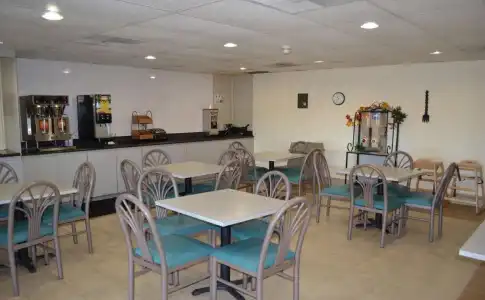 Americas Best Value Inn Omaha - 17