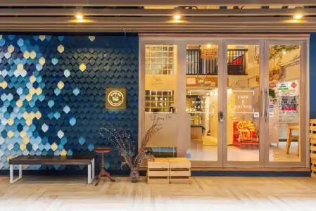 Kinnon Deluxe Hostel Coworking Cafe - 0