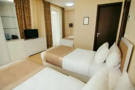 Lisi Hills - 103