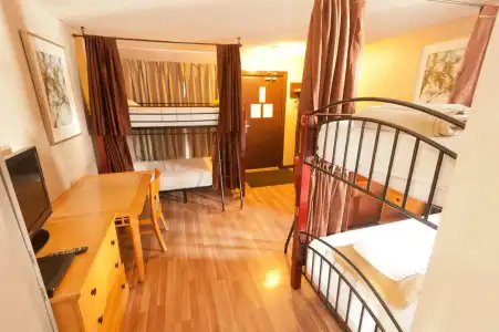 Banff International Hostel - 5