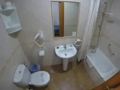 Hostal Canalejas - 9