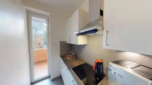 Unique Serviced Living at Airport Line - 38