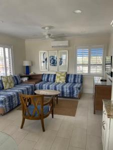 High Noon Beach Resort - 18