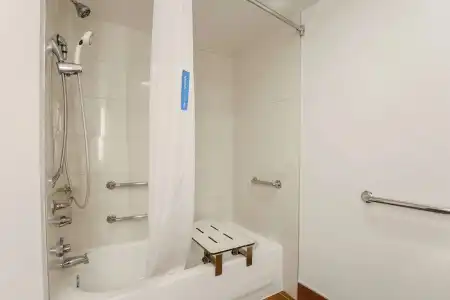Hampton Inn & Suites Austin Downtown - 76