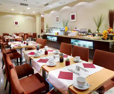 LATROUPE Grand Place Hostel - 23