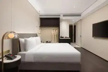 HUALUXE Shanghai Changfeng Park by IHG - 33