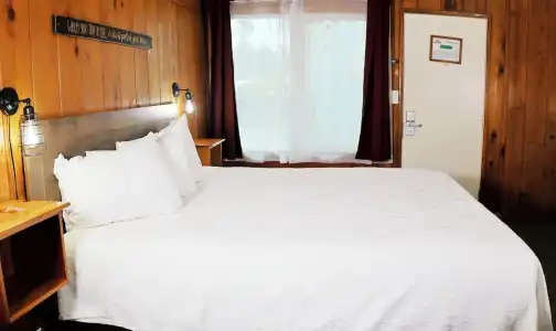 Park Motel and Cabins - 249