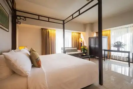 Indra Regent - 40