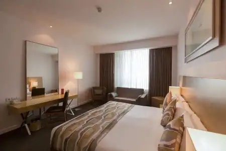 Park Plaza Cardiff - 40