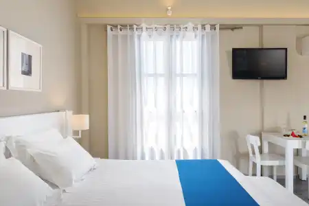Acroterra Rosa Luxury Suites & Spa - 2